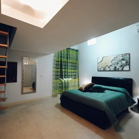 Verso Oriente Bed & Breakfast 4*