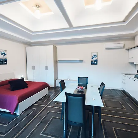 Verso Oriente Bed & Breakfast *