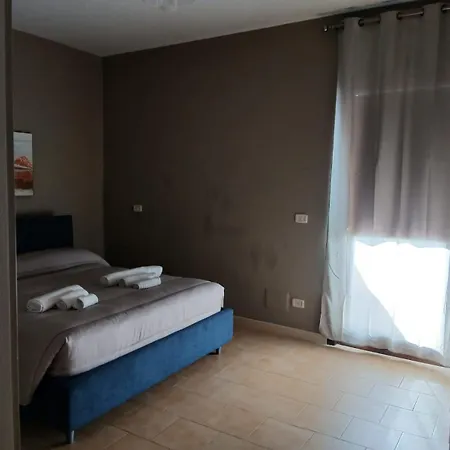 Verso Oriente 4* برينديسي